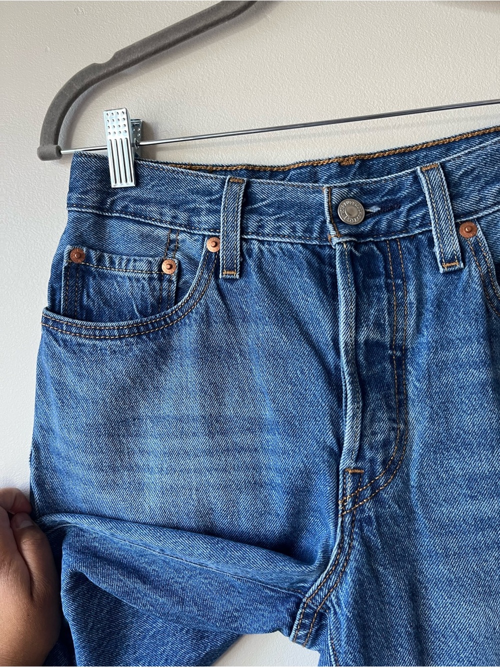 Levi’s 501 90s Classic Mid Rise Srtaight Leg Jeans Denim - Picture 7 of 10
